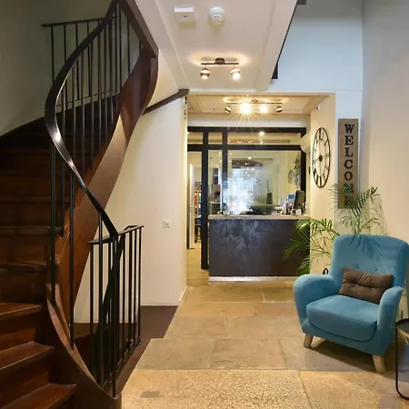 Rousseau Hotel