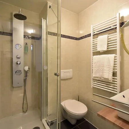 Rousseau Hotel