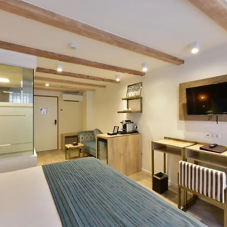 Rousseau 3*